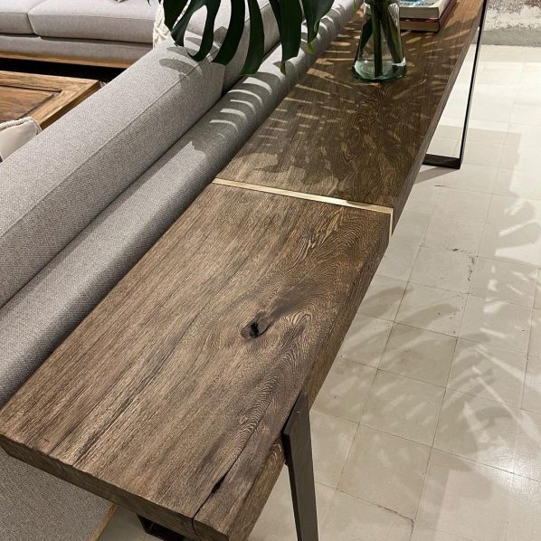 Consola san joaquin hierro